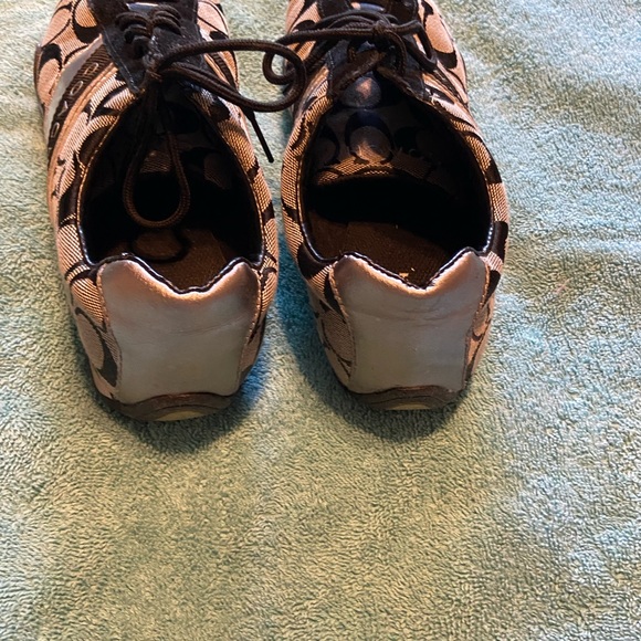 Coach lace up sneakers Excellent condition black and silver size 9 1/2 - Picture 5 of 7